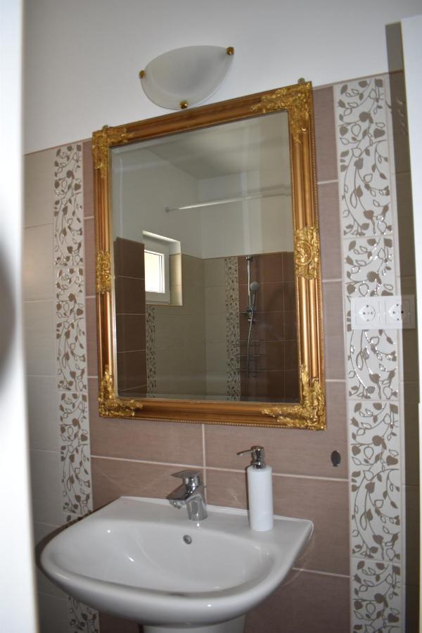 Lívia Apartman Hévíz Extérieur photo
