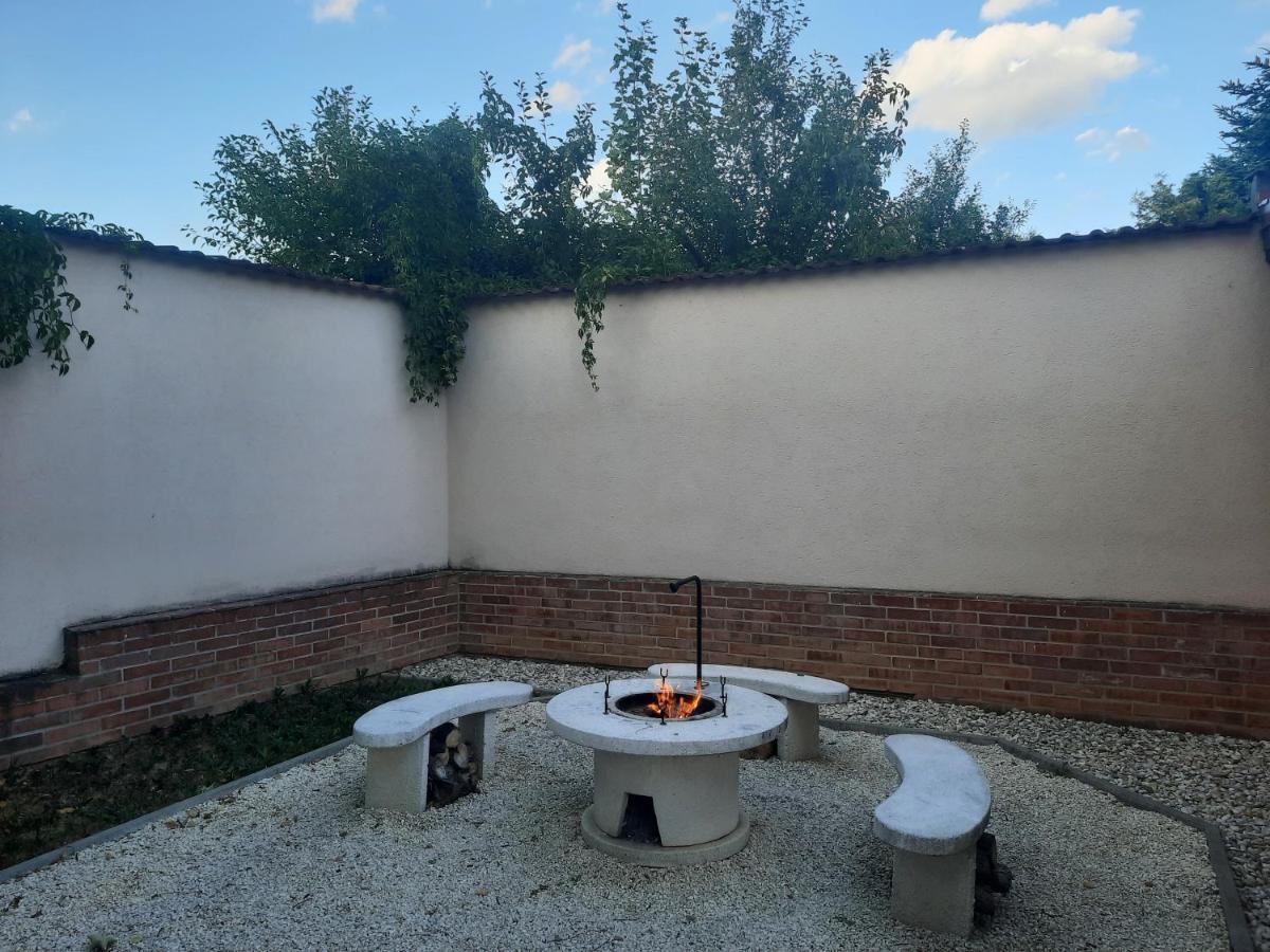 Lívia Apartman Hévíz Extérieur photo